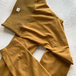Vuori ribbed studio leggings